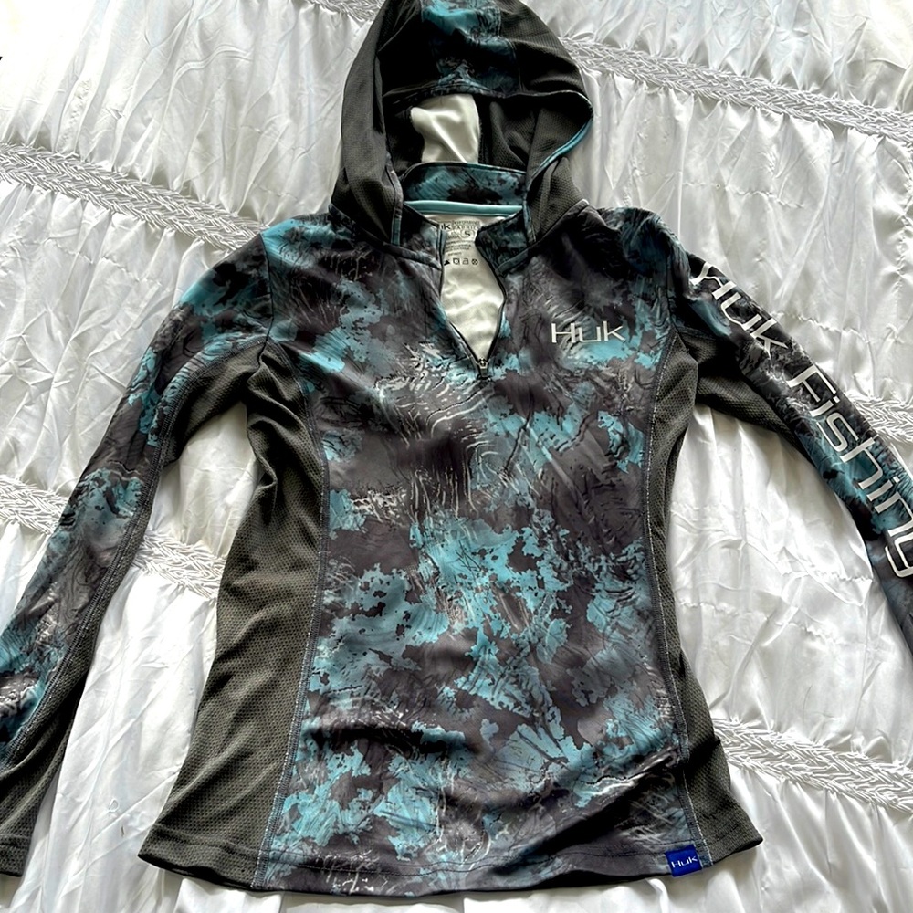 HUK hooded long sleeve